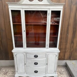 SOLDDo Not Purchase Vintage Hepplewhite Hutch China Cabinet image 9