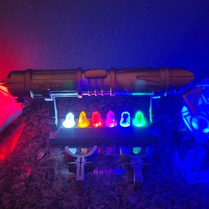 Galaxy's Edge LED Lightsaber and Kyber Crystal Stand *NEW VERSION*