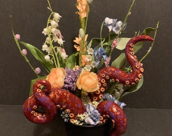 Tentacle bouquet mini bucket