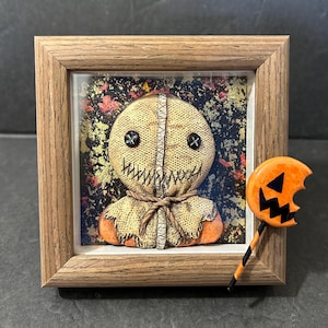 Trick R Treat Sam shadowbox frame sculpt decoration