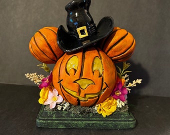 Mickey Mouse Disney World pumpkin head sculpt decor