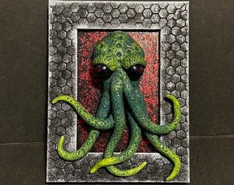 Cthulu tentacle frame sculpt decor