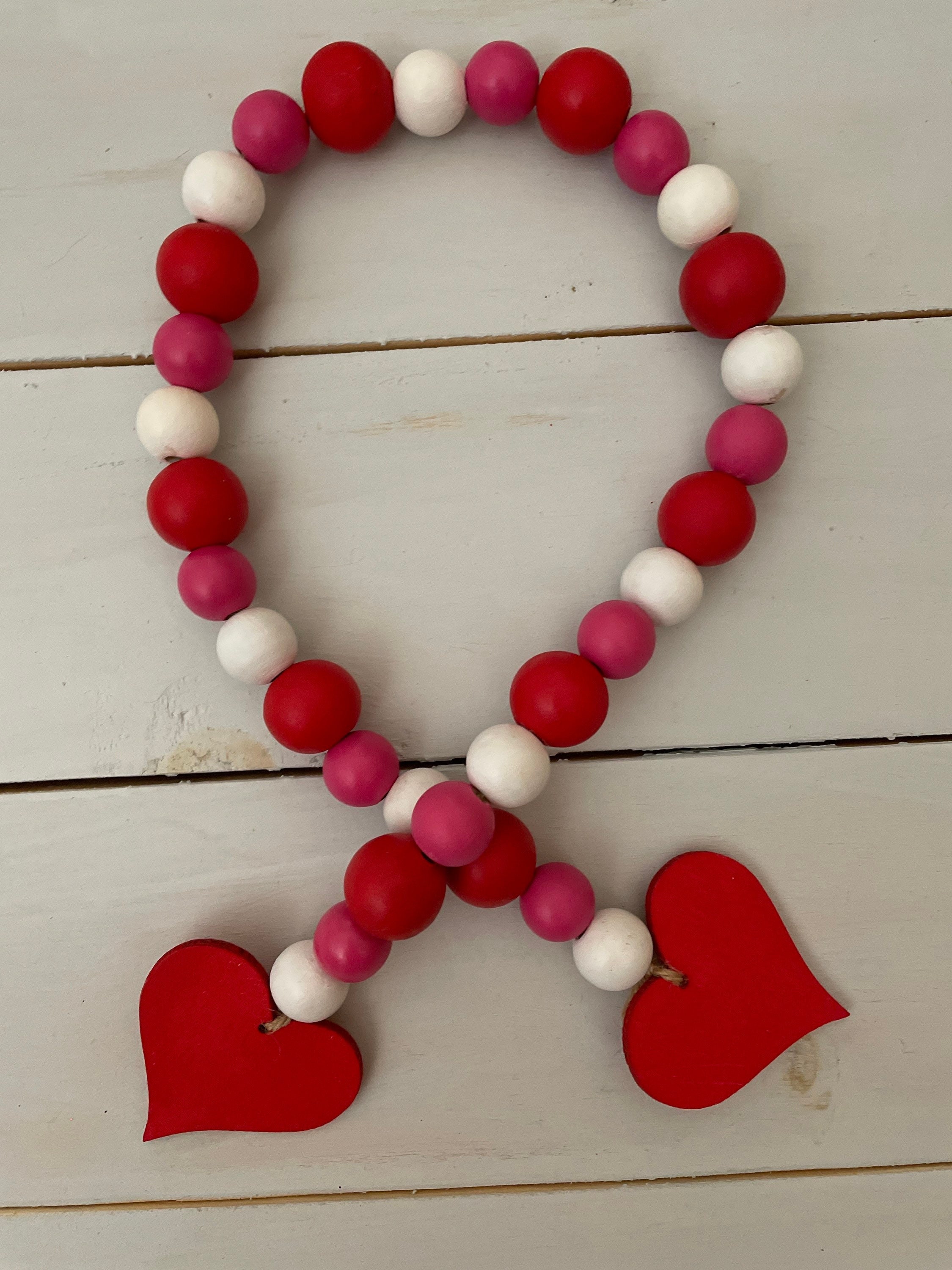 40 Festive Christmas Kitchen Decor Ideas to Spice Up Your Home: Jolly Touches for a Merry Cooking Space 33 Valentines Day Decor, Wood Bead Garland, Home Decor, Kitchen, Home,…