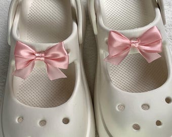 ribbon bow croc charms (pair)