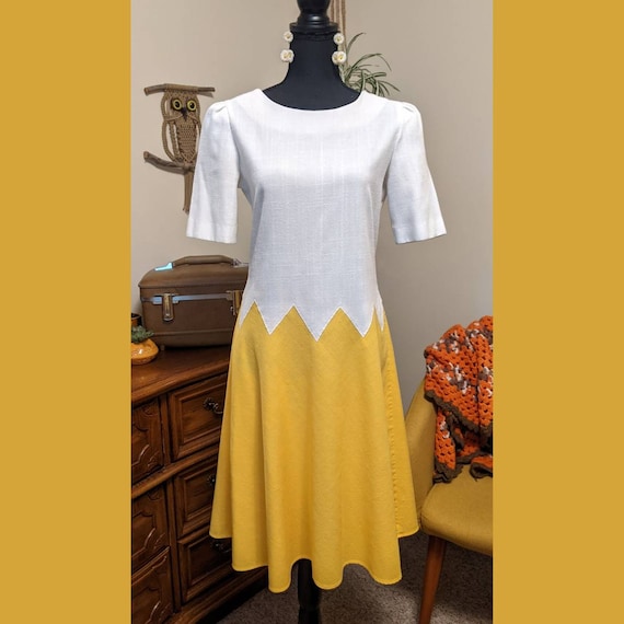 Vintage 1980s Yellow & White Linen Zig-Zag Midi d… - image 1