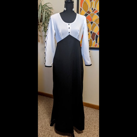 Vintage 1960s -70s Black & White Elegant Side Sli… - image 1