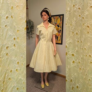 Vintage 1950s Lillie Rubin Yellow Eyelet Cotton Fit & Flare Full Circle Skirt Button Up Collared Dress