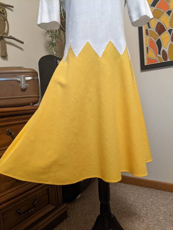 Vintage 1980s Yellow & White Linen Zig-Zag Midi d… - image 3