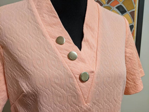 Vintage 1960s Peach Textured Polyester Mini Dress… - image 2
