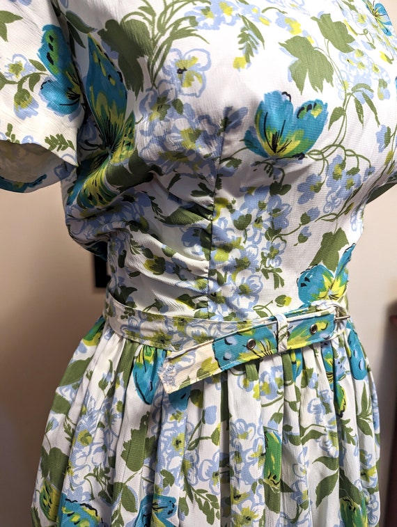 Vintage 1950s-60s Butterfly & Floral Print Fit an… - image 6