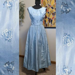 Vintage 1960s Blue Embroidered Taffeta Elegant Sleeveless Formal Evening Gown