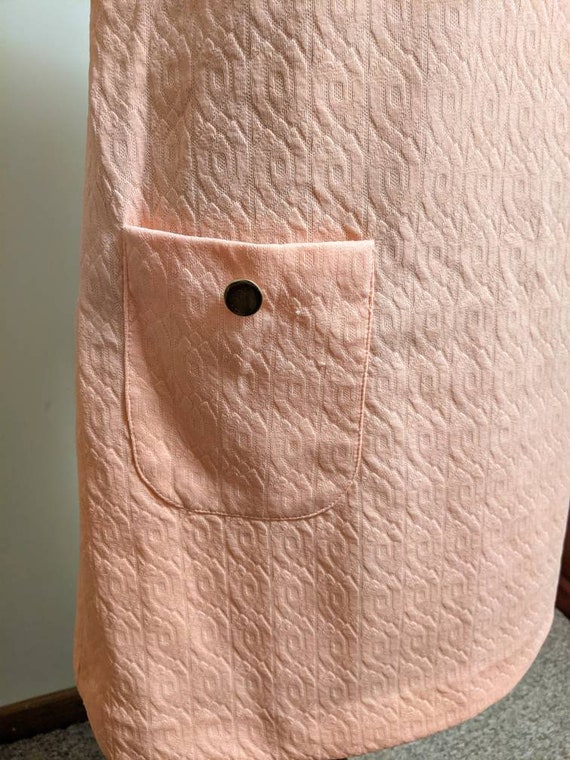 Vintage 1960s Peach Textured Polyester Mini Dress… - image 3