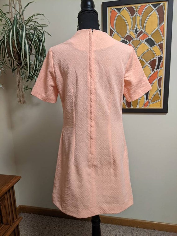 Vintage 1960s Peach Textured Polyester Mini Dress… - image 5