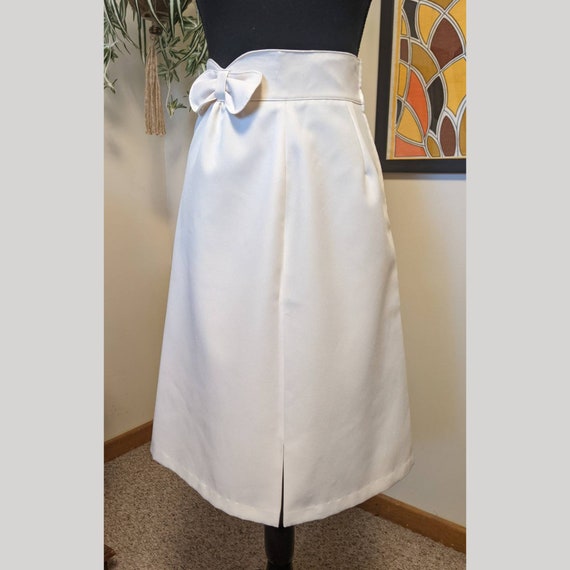 Vintage 1970s - Early 80s Ivory Skirt with Bow De… - image 1