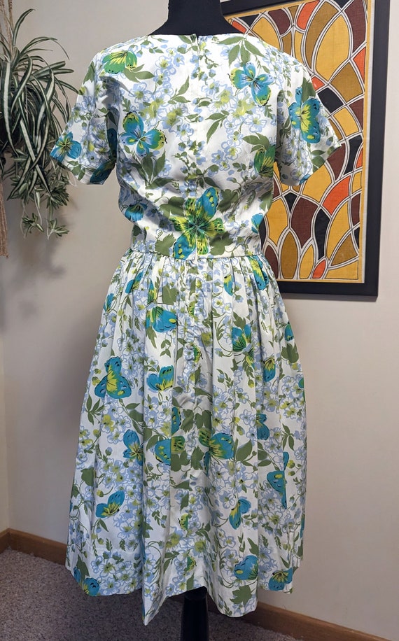 Vintage 1950s-60s Butterfly & Floral Print Fit an… - image 9