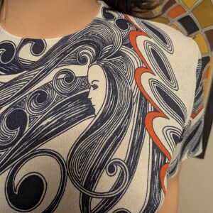 Vintage 1970s Goddess/Ladies' Face Novelty Print Short Sleeve Top / 60s 70s Red White & Blue immagine 6