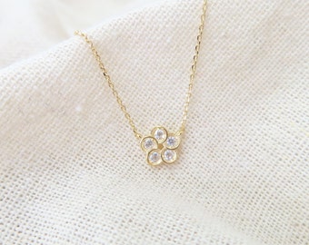 Simple CZ floral pendant necklace