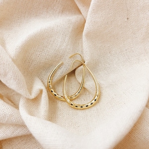 Luxuious Tear drop hoop earring