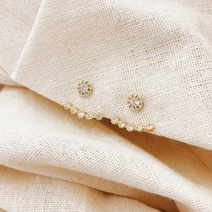 Beautiful smile stone ear jacket