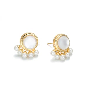 Graceful Pearl and Gold Dangle Earrings for a Refined, Unique Touch