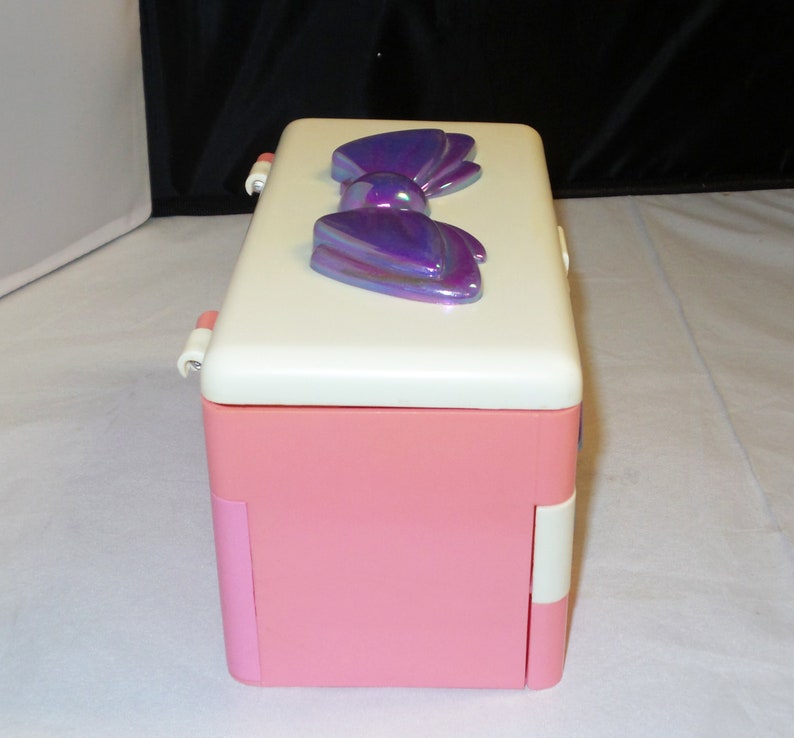 pop out of the box