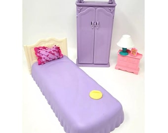 Barbie Vintage 1994 Barbie ¡Mucho por hacer! Dormitorio, cama, armario y accesorios