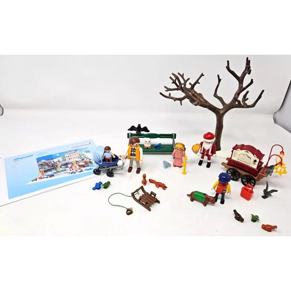 Playmobil 4152 Christmas in the Park Advent Calendar With Working