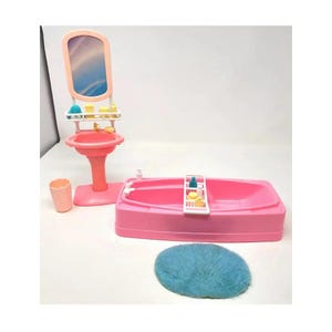 Mattel Barbie So Much to Do Bathroom w/ Tub, Sink, Mirror and Accessories 1995