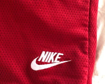 Amazon com Nike Men s Woven Performance Cargo Shorts Khaki 30 Amazon com Nike Men s Woven Performance Cargo Shorts Khaki 30