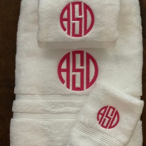 Monogrammed Bath Towel Set, Monogrammed 3 Piece Towel Set, Personalized Towel Sets, Monogram Towels, Towels, Bath Towel Set, Towel Set