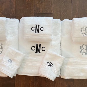 Monogrammed Bath Towel Set,Monogram 3 Piece Towel Set, Monogram Towel Set, Custom Towel Set, Personalized Bath Towel Sets, Monogram Bath Set image 1