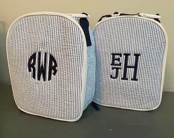 Lonchera de seersucker con monograma: Regalo personalizado para la vuelta al cole.