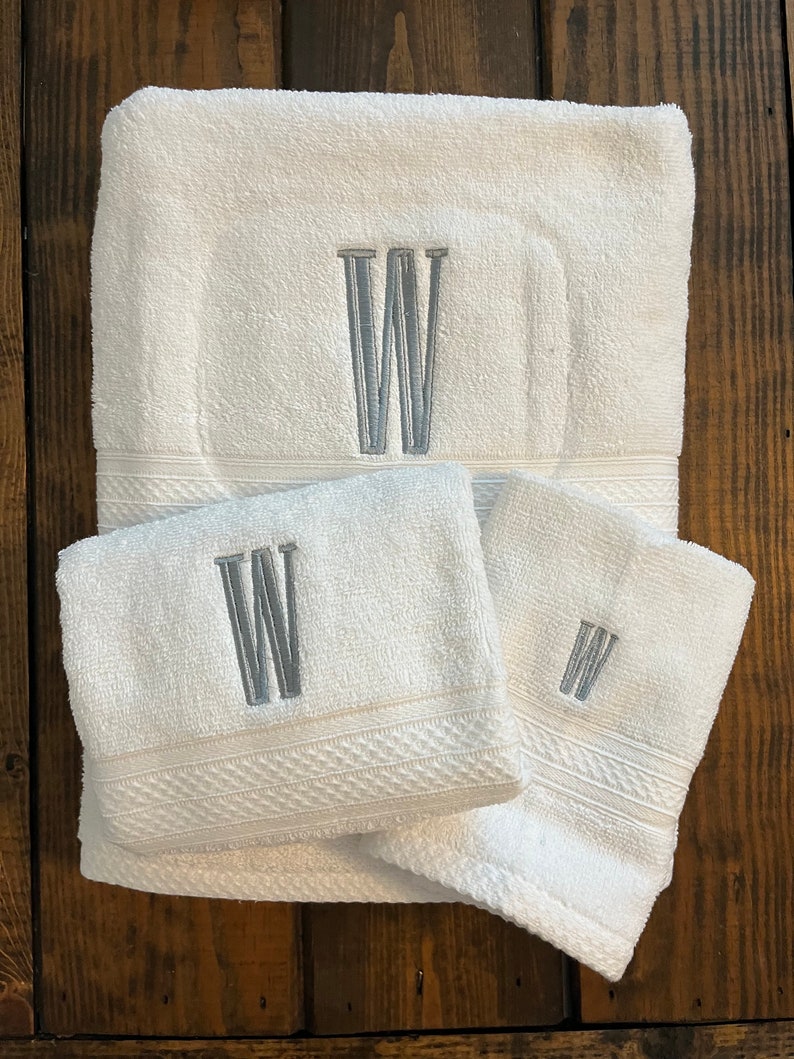 Monogrammed Bath Towel Set,Monogram 3 Piece Towel Set, Monogram Towel Set, Custom Towel Set, Personalized Bath Towel Sets, Monogram Bath Set image 2