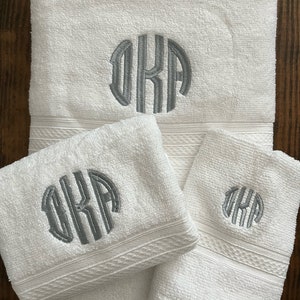 Monogrammed Bath Towel Set,Monogram 3 Piece Towel Set, Monogram Towel Set, Custom Towel Set, Personalized Bath Towel Sets, Monogram Bath Set image 6