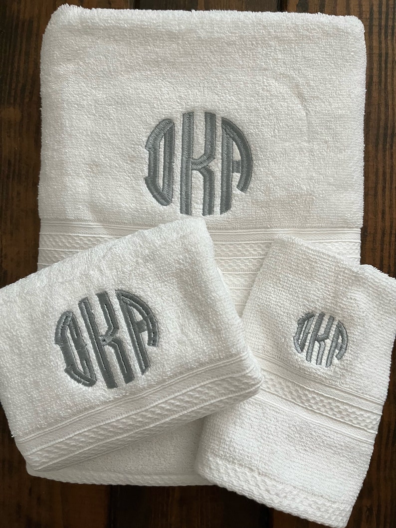 Monogrammed Bath Towel Set,Monogram 3 Piece Towel Set, Monogram Towel Set, Custom Towel Set, Personalized Bath Towel Sets, Monogram Bath Set image 6