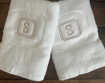 Juego de toallas de baño con monograma - Toallas de baño bordadas personalizadas de 2 piezas - Juego de toallas con monograma