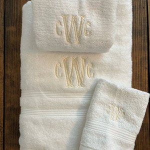 Monogrammed Bath Towel Set,Monogram 3 Piece Towel Set, Monogram Towel Set, Custom Towel Set, Personalized Bath Towel Sets, Monogram Bath Set image 4