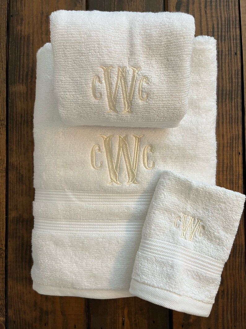 Monogrammed Bath Towel Set,Monogram 3 Piece Towel Set, Monogram Towel Set, Custom Towel Set, Personalized Bath Towel Sets, Monogram Bath Set image 4