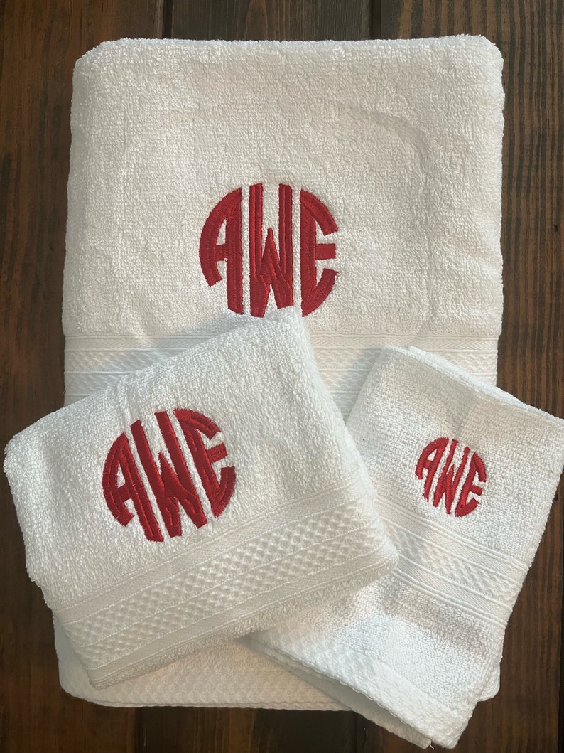 Monogrammed Bath Towel Set,Monogram 3 Piece Towel Set, Monogram Towel Set, Custom Towel Set, Personalized Bath Towel Sets, Monogram Bath Set image 3