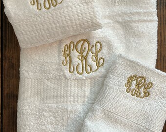 Monogrammed 3 Piece towel set - Personalized Towel Set - Custom Monogram Towel Set