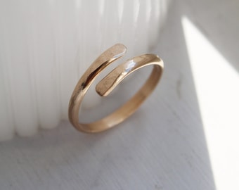 Anello d'oro 14k, Anello d'oro da donna, Anello avvolgente d'oro, Anello per il pollice d'oro, Anello regolabile, Anello per le donne, Regalo per lei, Anello d'oro per le donne