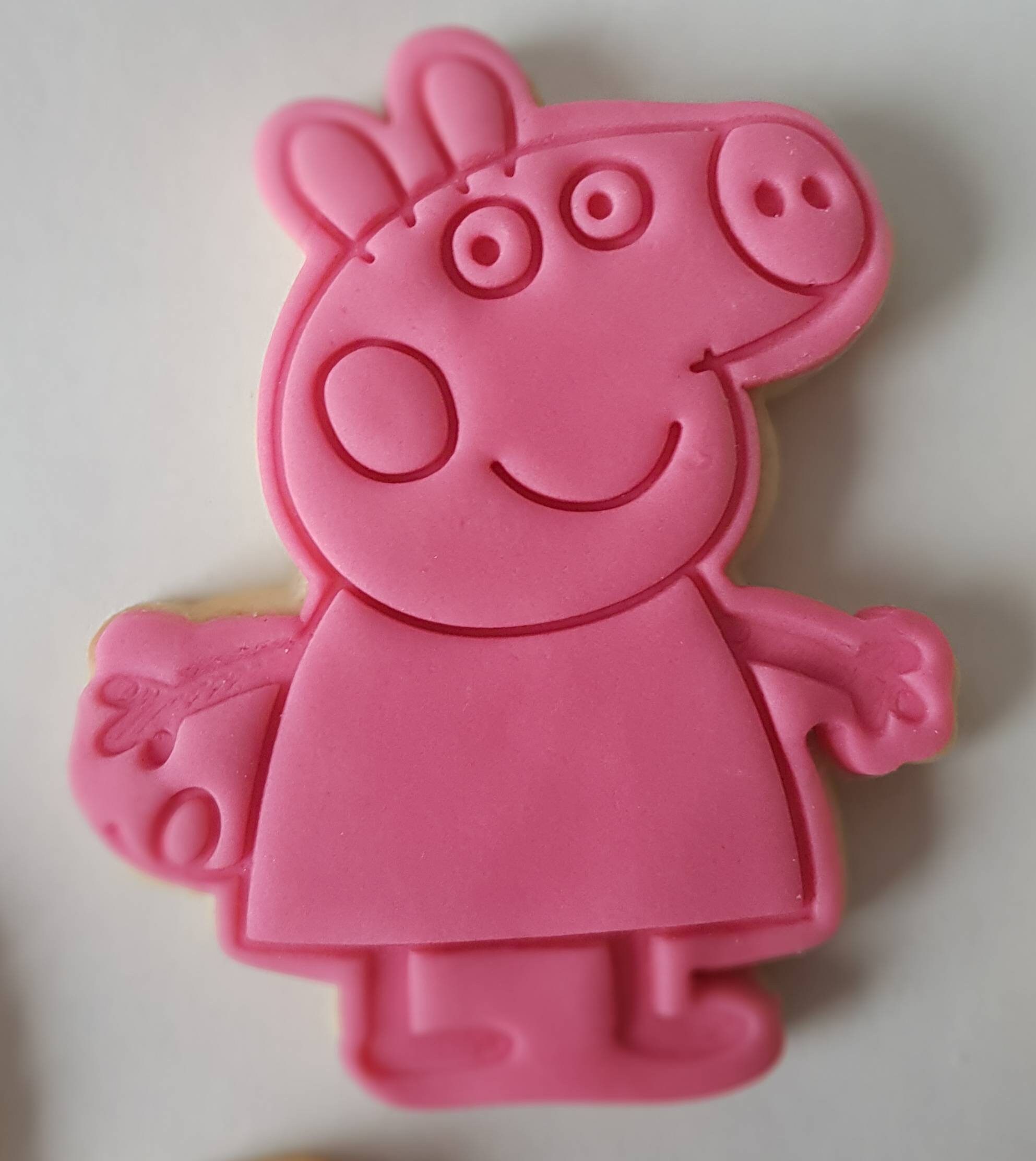 What would a 3 yr old want for cookies!? Why not a Peppa pig inspired  bday!☺️ happy bday Luca! Get your custom orders in with me @ju
