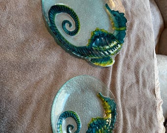 set of 2 JGS Seahorse Art Glass Plates one is 12 inch one is 8 inch