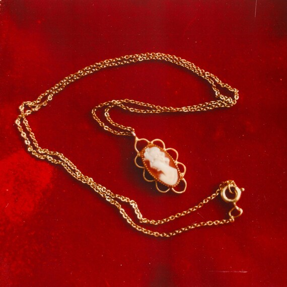 Vintage 12K Gold Filled Cameo Necklace - image 3