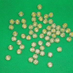 Buchstabenperlen rund transparent mit Glitzer goldene Buchstaben Perlen basteln Acrylperlen Alphabet
