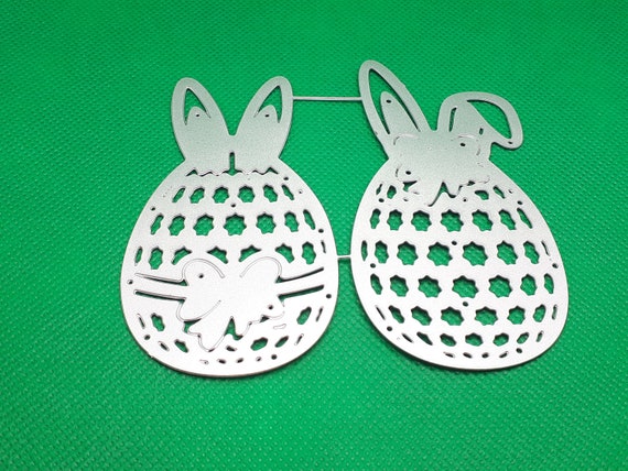 Fogli con stencil di uova di Pasqua (l'insegnante ha fatto