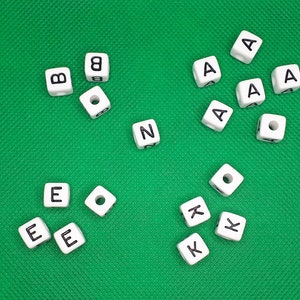 Würfelperlen Buchstaben A bis Z weiß 10 x 10 mm einzeln Perlen Buchstabenperlen basteln Acrylperlen Alphabet