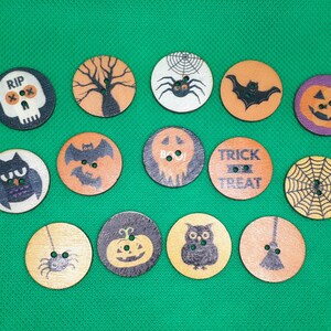 Halloween Knopf Karneval Knöpfe Holz basteln nähen Holzknöpfe Fasching Scrapbooking