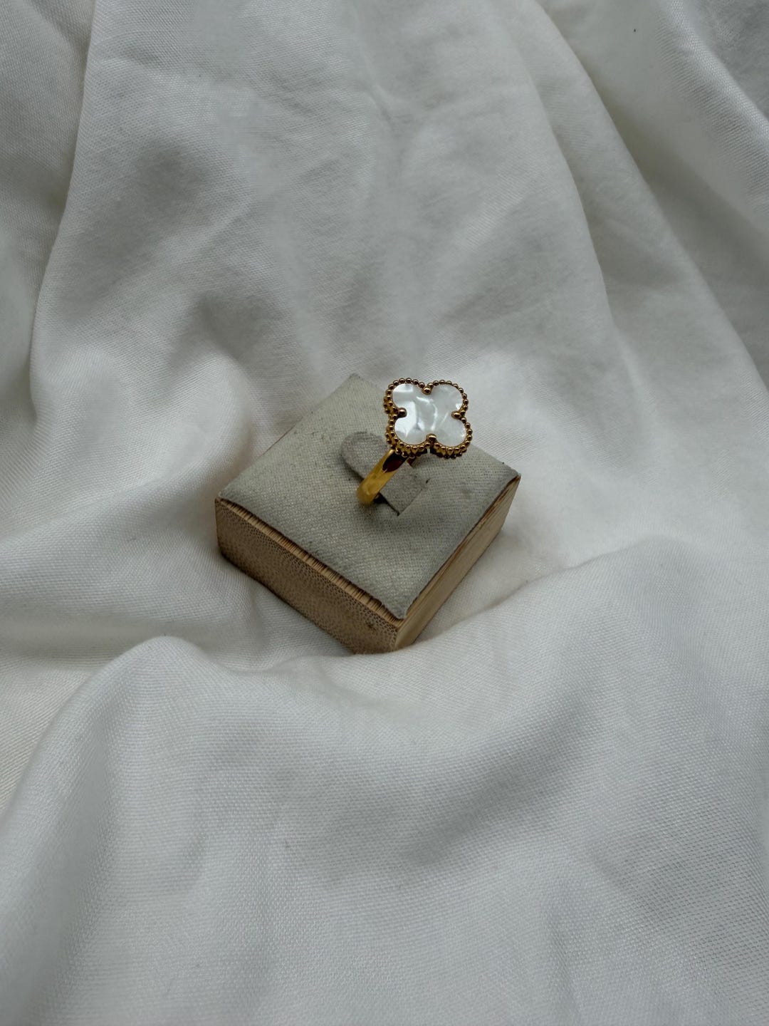 Mother of Pearl Gold Lucky Clover Ring - Etsy