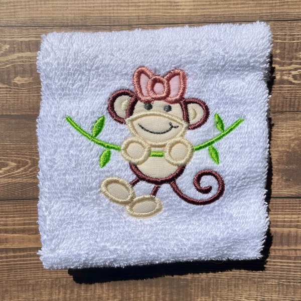 Zoo Animals Appliqué Towels Set of Washcloths Hand Towels Bath Towels Mix and Match Choose from Zebra Monkey Gator Lion Giraffe